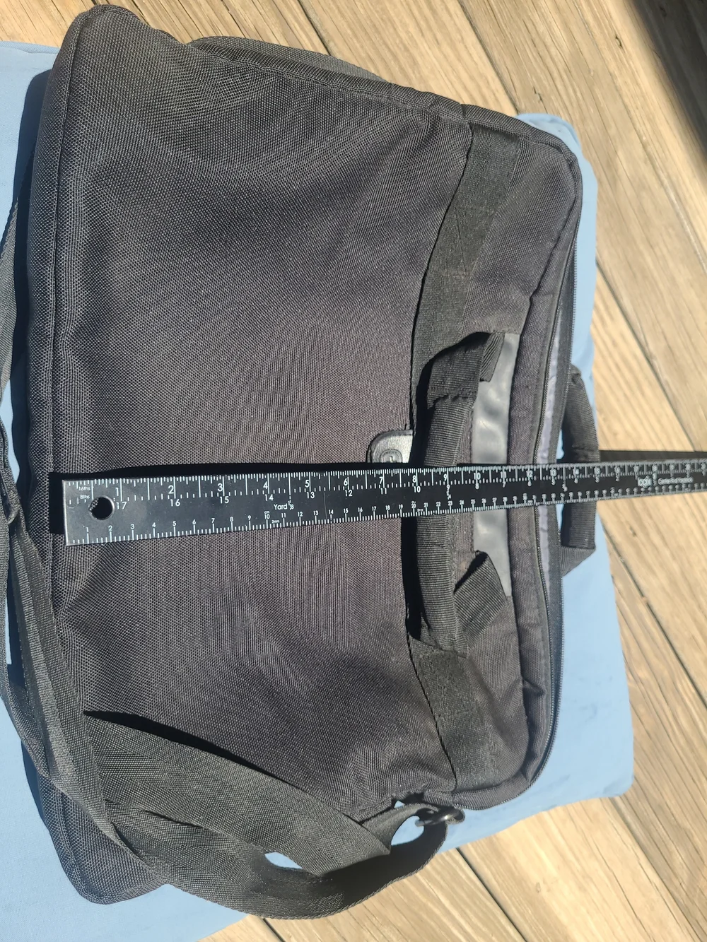 Swiss Gear SA8733 Black TSA Friendly ScanSmart Laptop Messenger Bag